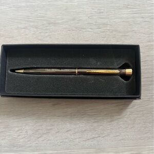 Garland White House pen